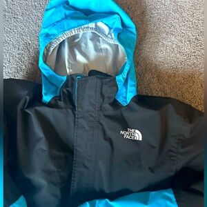 The Northface Boys tri-climate jacket. Youth XL
